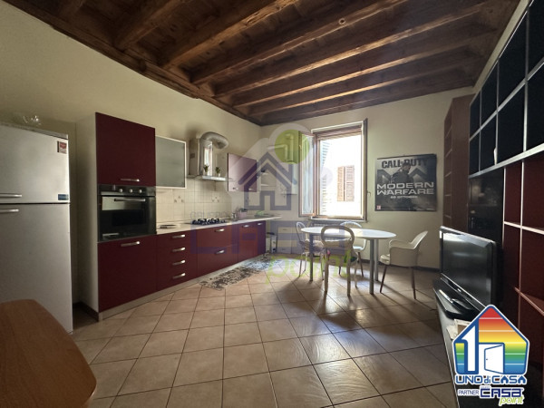 Appartamento trilocale arredato in affitto a Crema