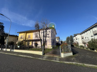 Casa bifamiliare in quartiere nizzola