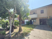 VILLA CON GIARDINO E GARAGE