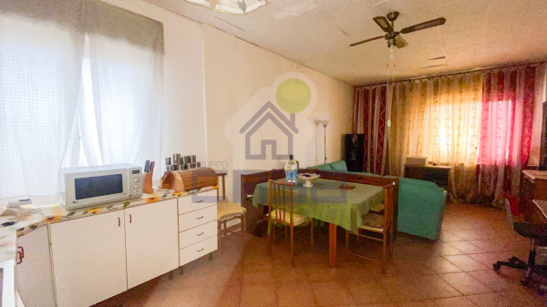 APPARTAMENTO quadrilocale.