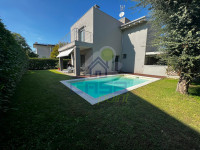 Cerchi una villa con piscina a Pontevico?