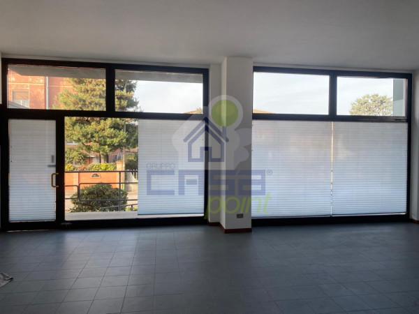 Spazio commerciale in affitto