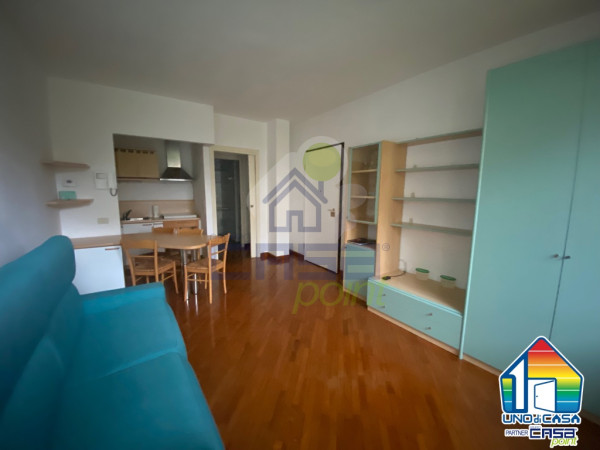 Appartamento monolocale arredato in affitto a Crema con box