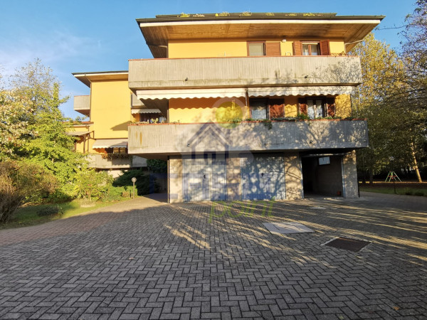 BILOCALE CON BOX + TERRAZZINO + POSTO AUTO E CANTINA!