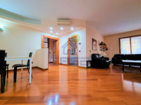 TANTA LUCE e PARQUET in PIENO CENTRO