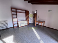 Appartamento bilocale parzialmente arredato