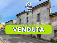 Casa indipendente con area verde privata e rustici