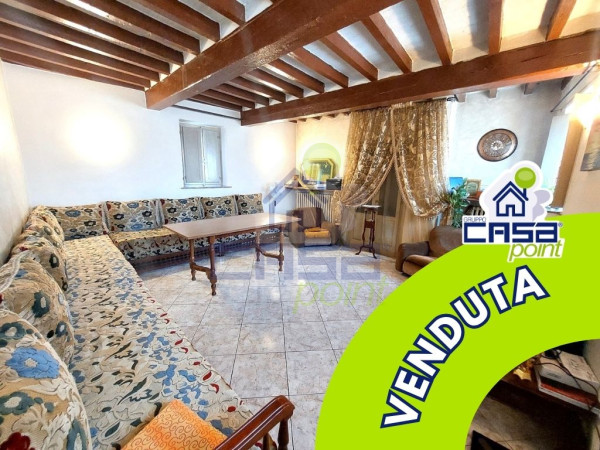 CASA INDIPENDENTE SU TRE LATI CON RUSTICO E ORTO