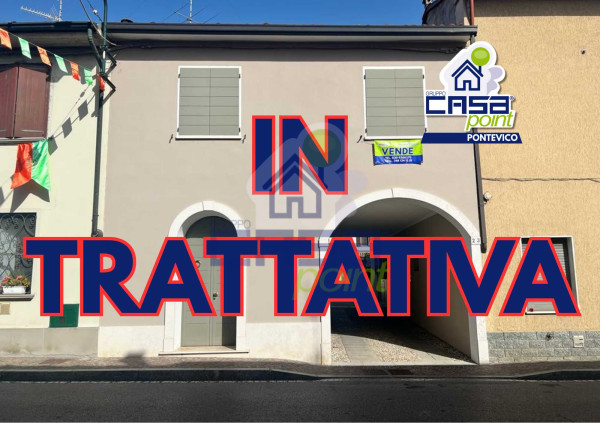 Porzione di casa con tre camere garage e posto auto coperto