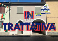 Porzione di casa con tre camere garage e posto auto coperto