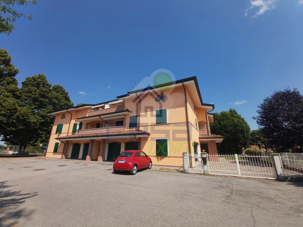 APPARTAMENTO CON GARAGE A CASONI DI LUZZARA