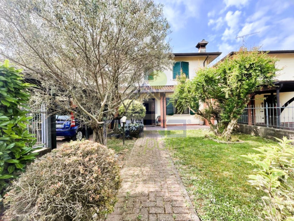 Villetta a Schiera Centrale in Vendita – Asola (MN)