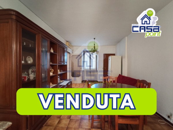 Casa indipendente su tre lati con soffitta e cantina in piccola corte