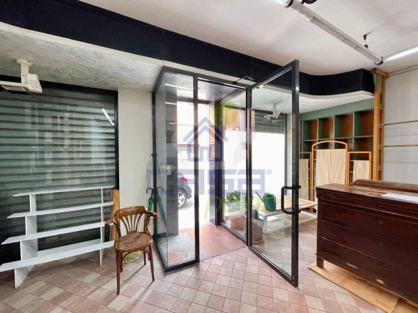 LOCALE COMMERCIALE CON CORTILE PRIVATO – TRASFORMABILE IN ABITAZIONE