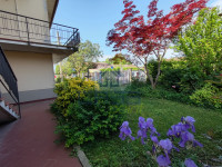 giardino fronte casa.jpg