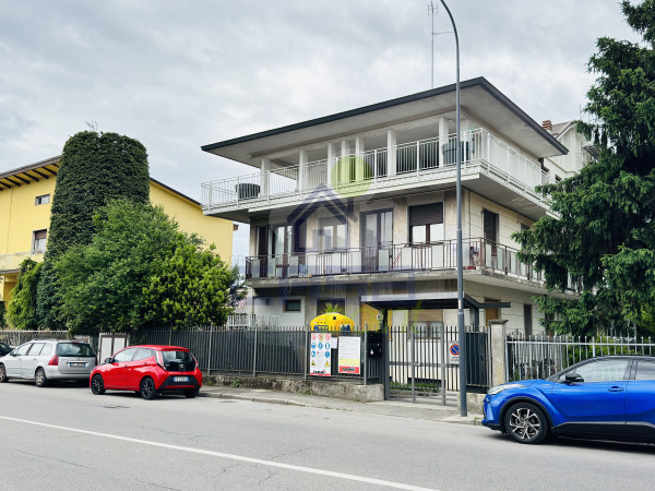 AMPIO E LUMINOSO APPARTAMENTO A DUE PASSI DAL CENTRO!!