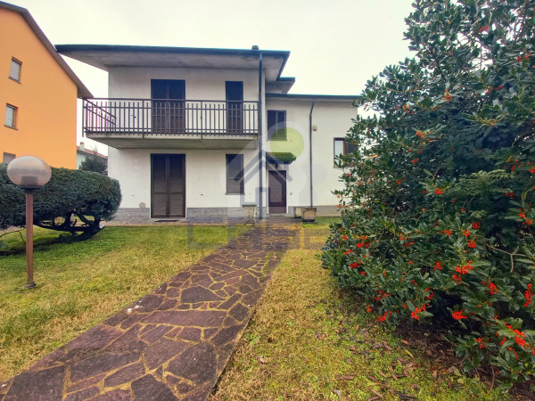 Villa singola a Lodi con 750 mq di giardino