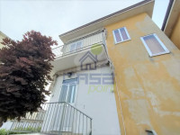 Villetta di testa