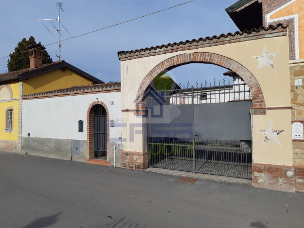 VILLA con orto.