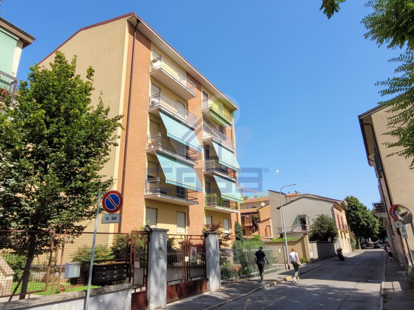 Luminoso appartamento con garage doppio vicino al centro di Cremona