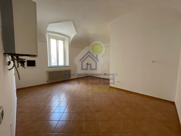 NEGOZIO DI 72 MQ – MONTICELLI D’ONGINA
