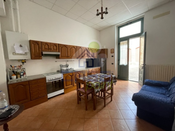 AFFITTASI APPARTAMENTO ARREDATO IN CENTRO A MONTICELLI D'ONGINA