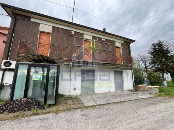 Attività commerciale in via zecchiere, guastalla