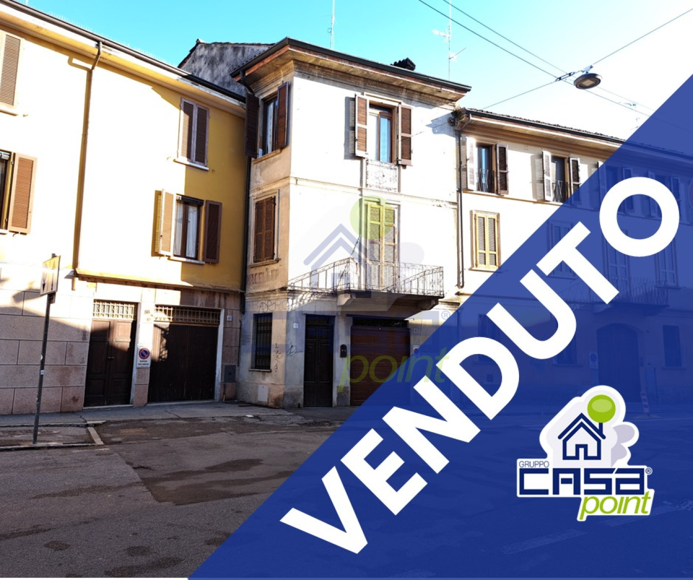 CASA AUTONOMA IN CENTRO CON GIARDINO