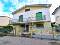 VILLA libera sui 4 LATI