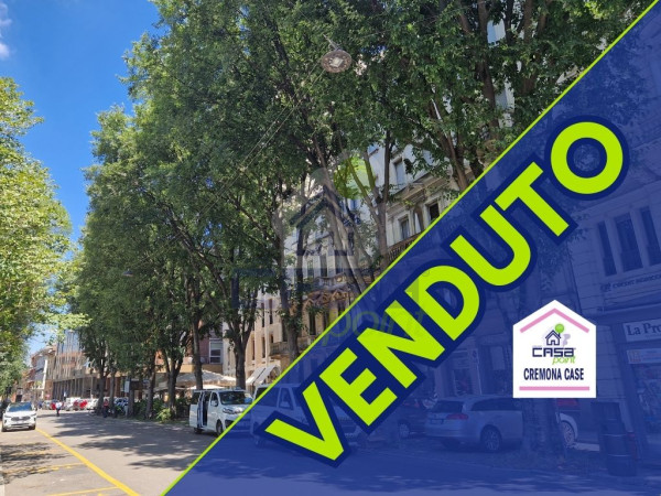 PIAZZA ROMA!!! ESCLUSIVO APPARTAMENTO CON AMPI SPAZI ABITATIVI E CANTINA.