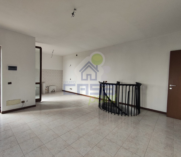 Grazioso duplex con ingresso indipendente, area esterna privata, box e taverna.