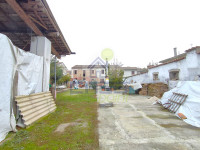 Casa indipendente con giardino