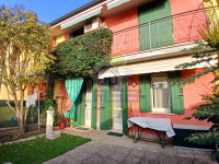 VILLETTA CON GIARDINO E GARAGE