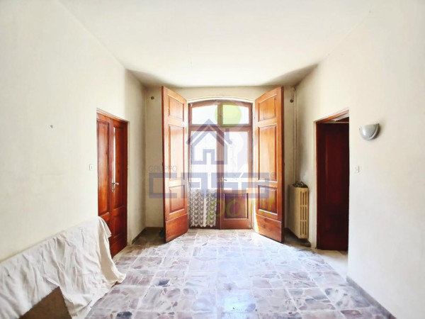 CASA INDIPENDENTE CON GIRDINO PRIVATO