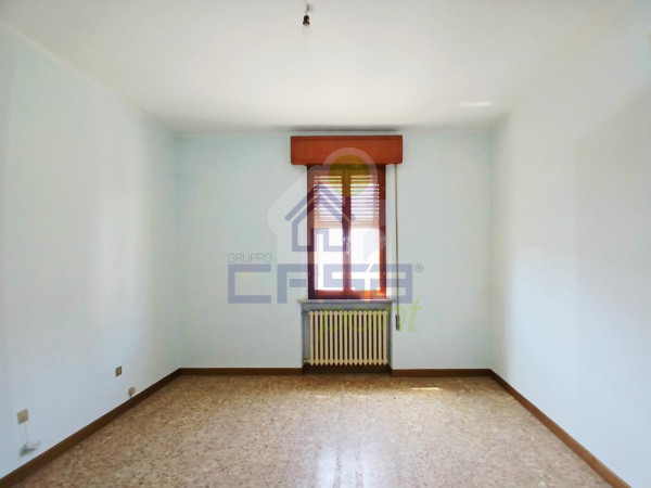 CASA INDIPENDENTE CON GIRDINO PRIVATO