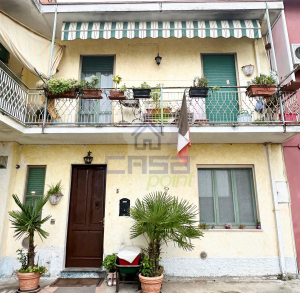 CASA DI CORTILE PRONTA DA ABITARE