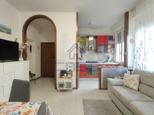 APPARTAMENTO CON GARAGE E CANTINA