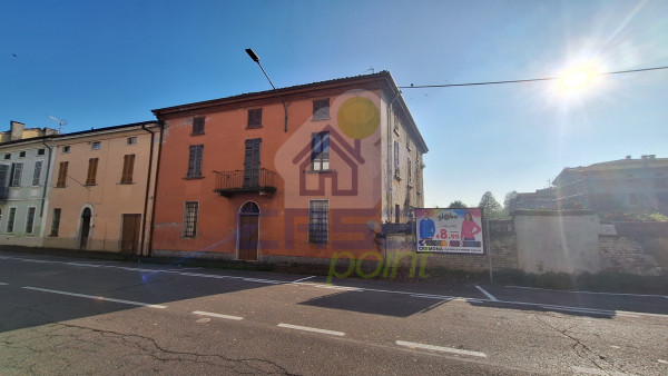 Casa indipendente con corte esclusiva e giardino