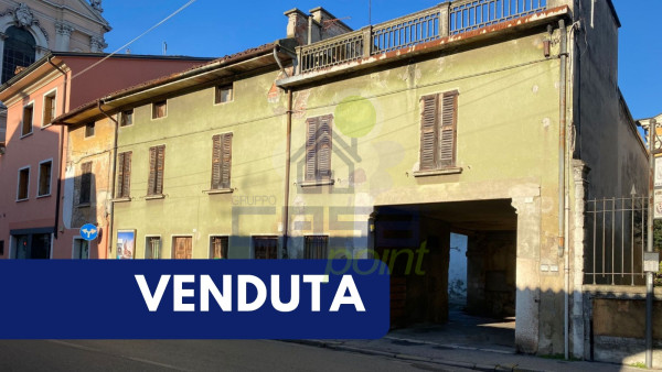 PORZIONE DI CASA NEL CUORE DEL PAESE CON TERRAZZA PANORAMICA
