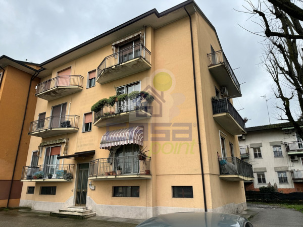 Appartamento con due camere da letto, balconi, cantina e garage