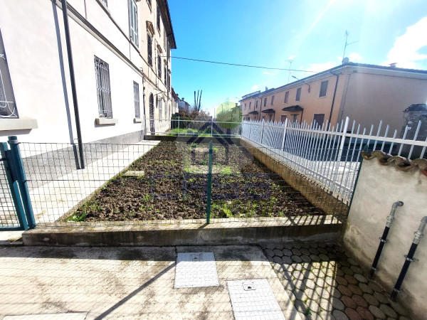 TRE APPARTAMENTI DI NUOVA COSTRUZIONE CON GIARDINO