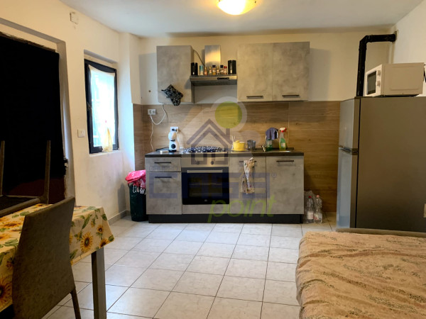 CASETTA DI CORTE CON RUSTICO DI PERTINENZA