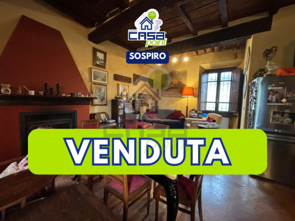 Cascinetta a corte chiusa con ampio cortile privato, portici e locali accessori