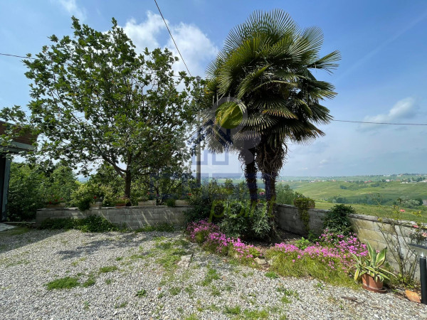 AFFASCINANTE CASA SEMINDIPENDENTE CON VISTA PANORAMICA