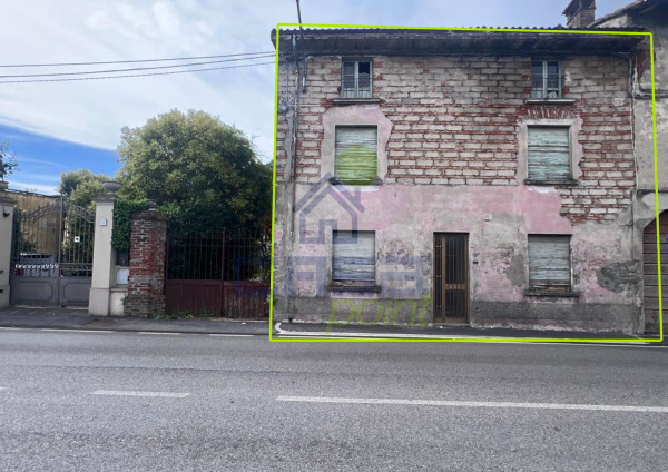 PORZIONE DI CASA DA RISTRUTTURARE