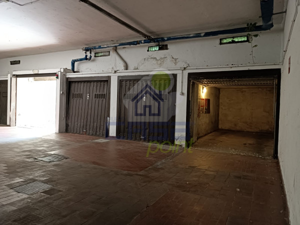 AUTORIMESSA COMODA IN ZONA PO