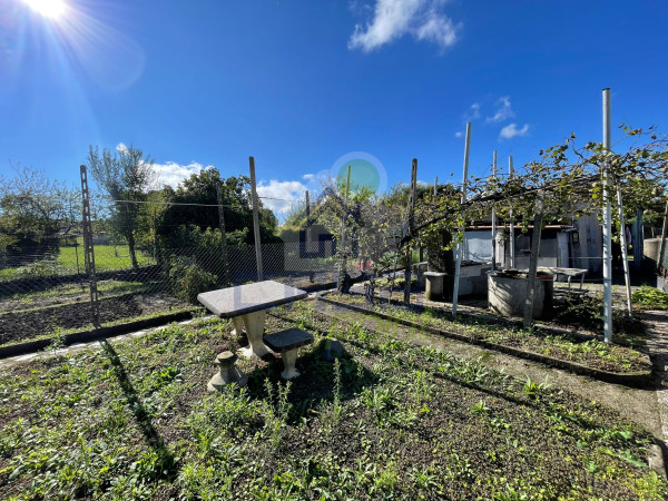 CASA SEMINDIPENDENTE RISTRUTTURATA CON GIARDINO ESCLUSIVO