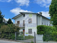 CASA INDIPENDENTE SU QUATTRO LATI IN CENTRO A CASTELVETRO P.NO