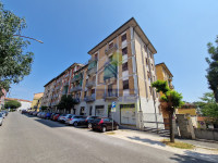 PORTA ROMANA !!!  AMPIO TRE LETTO, BALCONI, CANTINA E GARAGE.