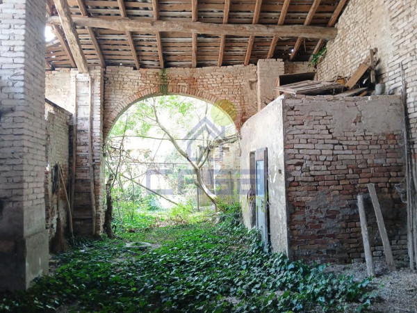 CASA INDIPENDENTE CON GIARDINO PRIVATO